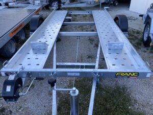 Porte voiture Franc PV13B 360 x 180 cm 1300 KG PTAC + accessoires offerts (à partir de 52€/mois)