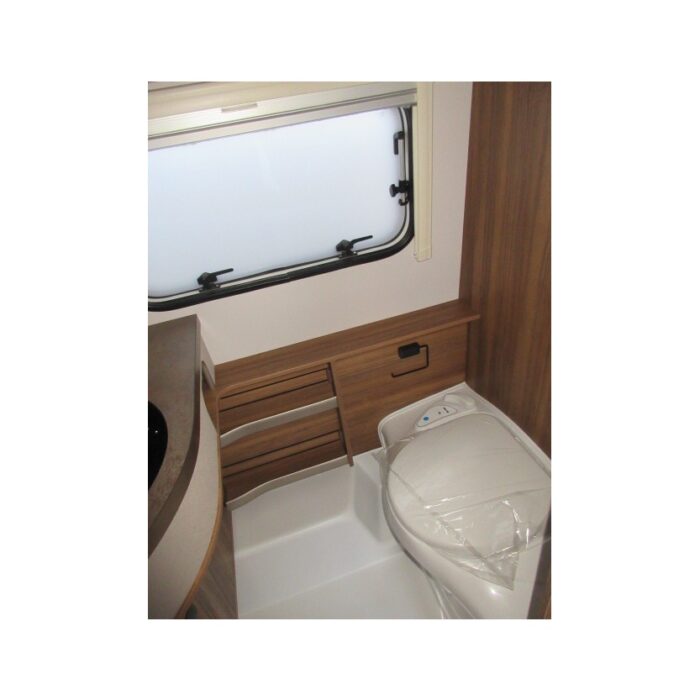 eriba-touring-triton-430-legend-1-6.jpg